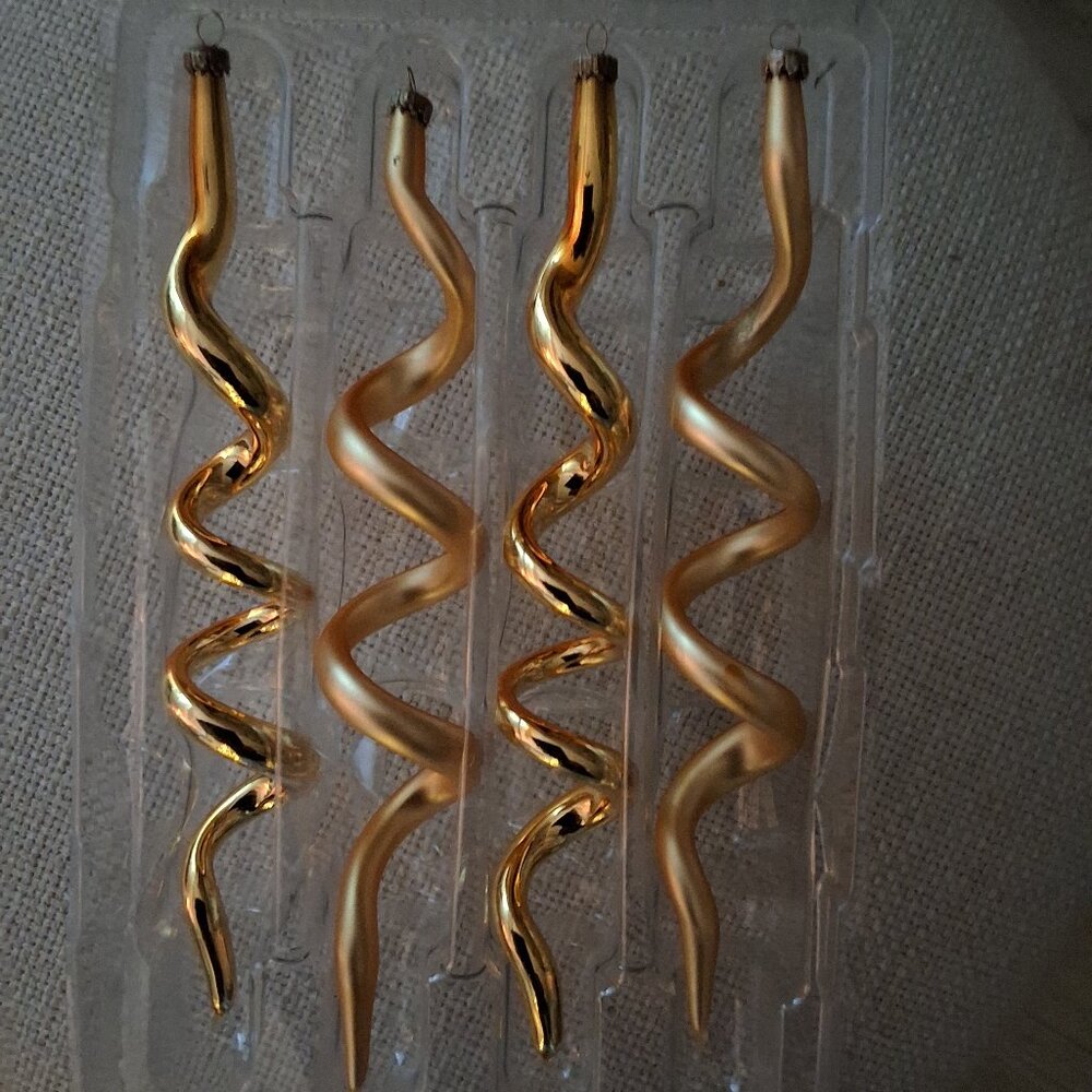 Gold Christmas Decorations